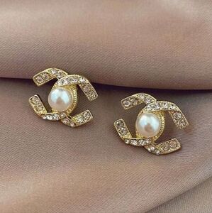 C,C Fashion Earrimgs